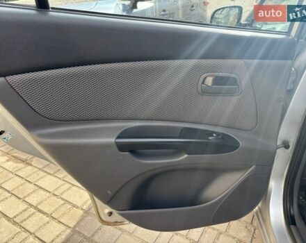 Сірий Кіа Ріо, об'ємом двигуна 1.4 л та пробігом 165 тис. км за 4600 $, фото 12 на Automoto.ua