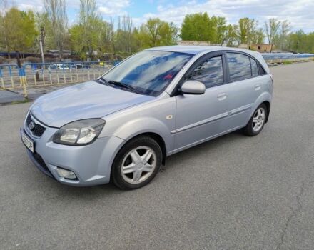 Серый Киа Рио, объемом двигателя 1.6 л и пробегом 200 тыс. км за 6200 $, фото 4 на Automoto.ua