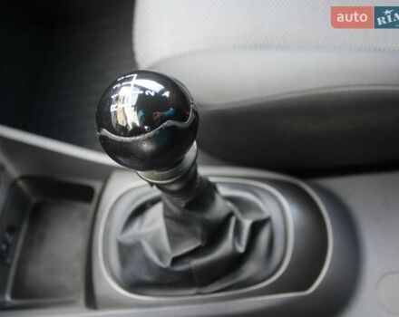 Сірий Кіа Ріо, об'ємом двигуна 1.4 л та пробігом 165 тис. км за 5590 $, фото 65 на Automoto.ua