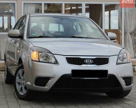 Сірий Кіа Ріо, об'ємом двигуна 1.4 л та пробігом 165 тис. км за 5590 $, фото 1 на Automoto.ua