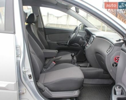 Сірий Кіа Ріо, об'ємом двигуна 1.4 л та пробігом 165 тис. км за 5590 $, фото 88 на Automoto.ua