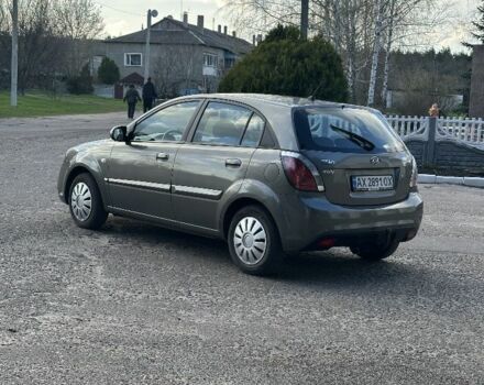 Сірий Кіа Ріо, об'ємом двигуна 1.4 л та пробігом 210 тис. км за 5200 $, фото 4 на Automoto.ua