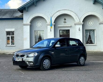 Сірий Кіа Ріо, об'ємом двигуна 1.4 л та пробігом 210 тис. км за 5200 $, фото 2 на Automoto.ua