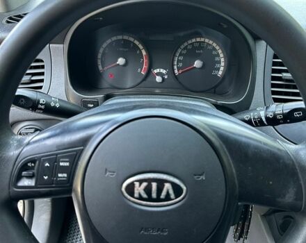 Серый Киа Рио, объемом двигателя 1.4 л и пробегом 173 тыс. км за 4300 $, фото 11 на Automoto.ua