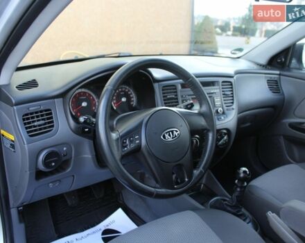 Сірий Кіа Ріо, об'ємом двигуна 1.4 л та пробігом 165 тис. км за 5590 $, фото 54 на Automoto.ua