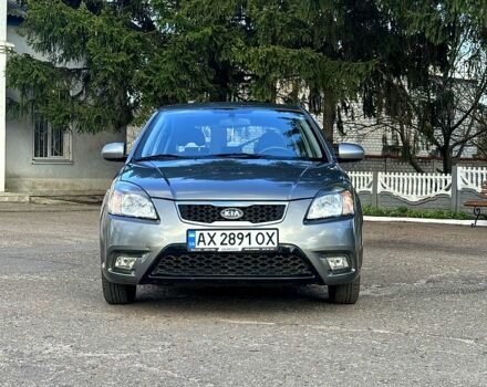 Сірий Кіа Ріо, об'ємом двигуна 1.4 л та пробігом 210 тис. км за 5200 $, фото 1 на Automoto.ua