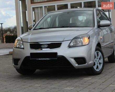 Сірий Кіа Ріо, об'ємом двигуна 1.4 л та пробігом 165 тис. км за 5590 $, фото 7 на Automoto.ua