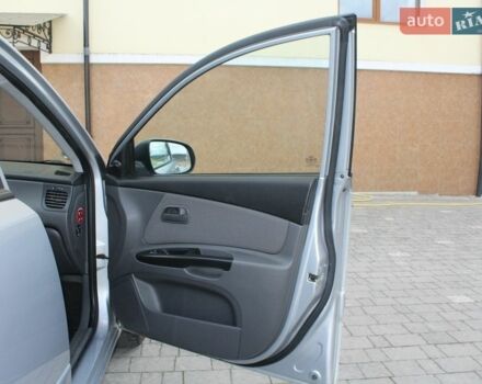 Сірий Кіа Ріо, об'ємом двигуна 1.4 л та пробігом 165 тис. км за 5590 $, фото 86 на Automoto.ua