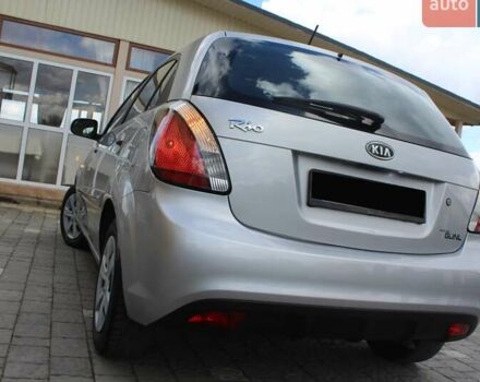 Сірий Кіа Ріо, об'ємом двигуна 1.4 л та пробігом 165 тис. км за 5590 $, фото 40 на Automoto.ua