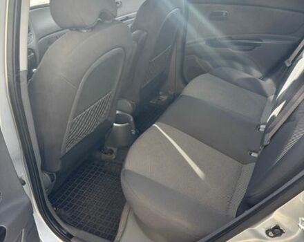 Сірий Кіа Ріо, об'ємом двигуна 1.4 л та пробігом 165 тис. км за 4600 $, фото 11 на Automoto.ua