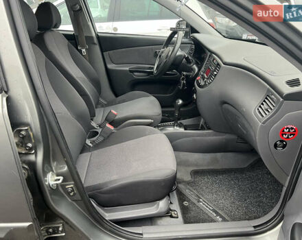 Серый Киа Рио, объемом двигателя 1.6 л и пробегом 207 тыс. км за 7299 $, фото 25 на Automoto.ua