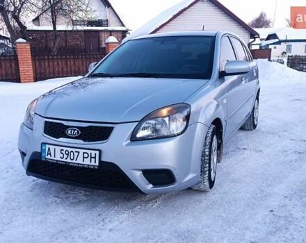 Серый Киа Рио, объемом двигателя 1.4 л и пробегом 240 тыс. км за 4500 $, фото 1 на Automoto.ua