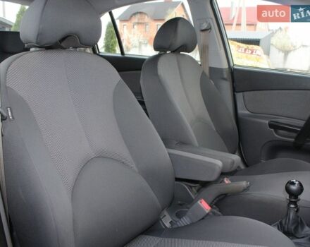 Сірий Кіа Ріо, об'ємом двигуна 1.4 л та пробігом 165 тис. км за 5590 $, фото 95 на Automoto.ua