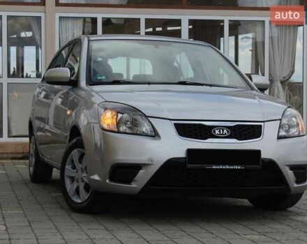 Сірий Кіа Ріо, об'ємом двигуна 1.4 л та пробігом 165 тис. км за 5590 $, фото 3 на Automoto.ua