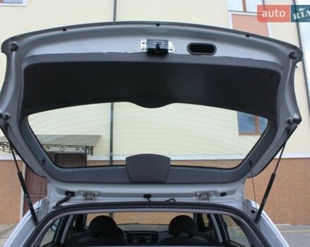 Сірий Кіа Ріо, об'ємом двигуна 1.4 л та пробігом 165 тис. км за 5590 $, фото 99 на Automoto.ua