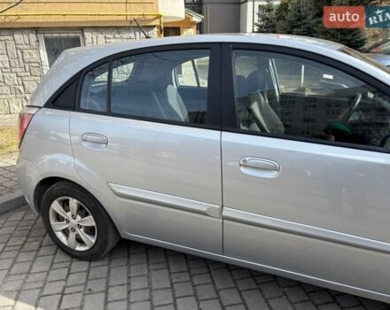 Сірий Кіа Ріо, об'ємом двигуна 1.4 л та пробігом 165 тис. км за 4600 $, фото 6 на Automoto.ua