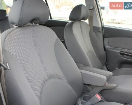 Сірий Кіа Ріо, об'ємом двигуна 1.4 л та пробігом 165 тис. км за 5590 $, фото 97 на Automoto.ua