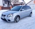 Серый Киа Рио, объемом двигателя 1.4 л и пробегом 240 тыс. км за 4500 $, фото 1 на Automoto.ua