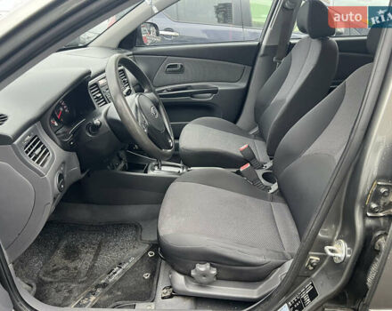 Серый Киа Рио, объемом двигателя 1.6 л и пробегом 207 тыс. км за 7299 $, фото 12 на Automoto.ua