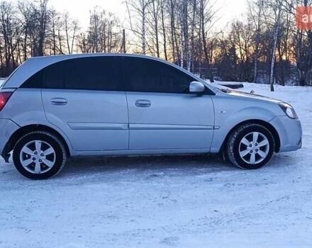 Серый Киа Рио, объемом двигателя 1.4 л и пробегом 240 тыс. км за 4500 $, фото 2 на Automoto.ua
