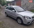 Серый Киа Рио, объемом двигателя 1.4 л и пробегом 130 тыс. км за 5000 $, фото 2 на Automoto.ua