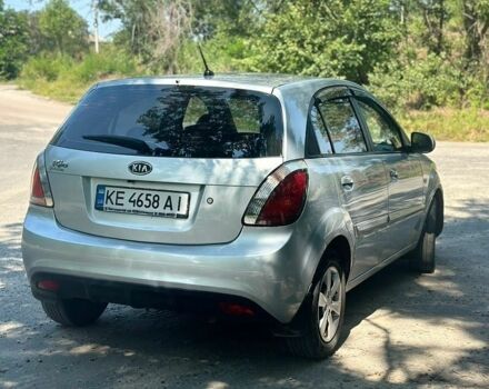 Серый Киа Рио, объемом двигателя 1.4 л и пробегом 173 тыс. км за 4300 $, фото 2 на Automoto.ua