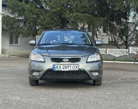 Сірий Кіа Ріо, об'ємом двигуна 1.4 л та пробігом 210 тис. км за 5200 $, фото 1 на Automoto.ua