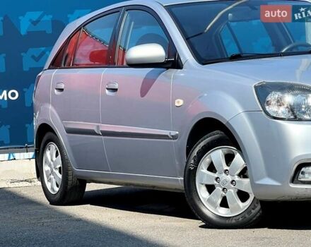 Серый Киа Рио, объемом двигателя 1.4 л и пробегом 158 тыс. км за 6300 $, фото 8 на Automoto.ua