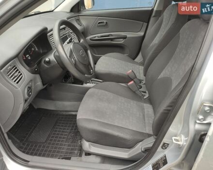 Сірий Кіа Ріо, об'ємом двигуна 1.4 л та пробігом 182 тис. км за 5850 $, фото 5 на Automoto.ua