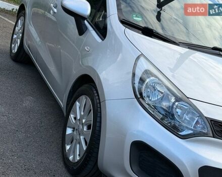 Серый Киа Рио, объемом двигателя 1.4 л и пробегом 103 тыс. км за 8000 $, фото 6 на Automoto.ua