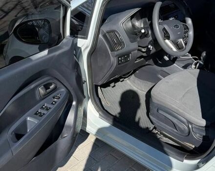 Сірий Кіа Ріо, об'ємом двигуна 1.12 л та пробігом 220 тис. км за 5700 $, фото 7 на Automoto.ua