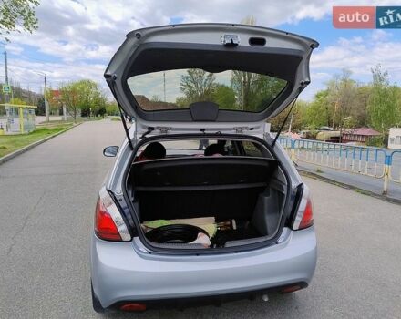 Серый Киа Рио, объемом двигателя 1.4 л и пробегом 201 тыс. км за 6200 $, фото 2 на Automoto.ua
