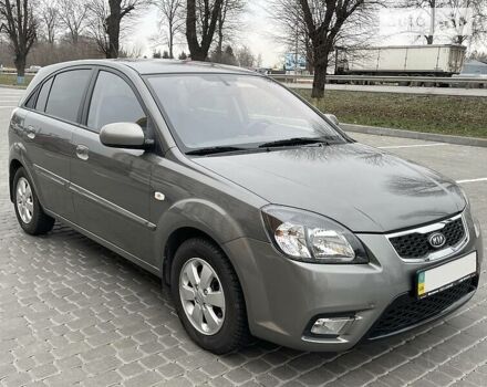 Серый Киа Рио, объемом двигателя 1.4 л и пробегом 65 тыс. км за 7900 $, фото 7 на Automoto.ua