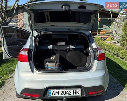 Серый Киа Рио, объемом двигателя 1.12 л и пробегом 220 тыс. км за 5700 $, фото 5 на Automoto.ua