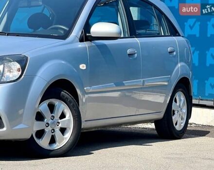 Серый Киа Рио, объемом двигателя 1.4 л и пробегом 158 тыс. км за 6300 $, фото 9 на Automoto.ua