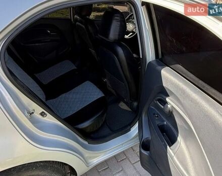 Серый Киа Рио, объемом двигателя 1.12 л и пробегом 220 тыс. км за 5700 $, фото 9 на Automoto.ua