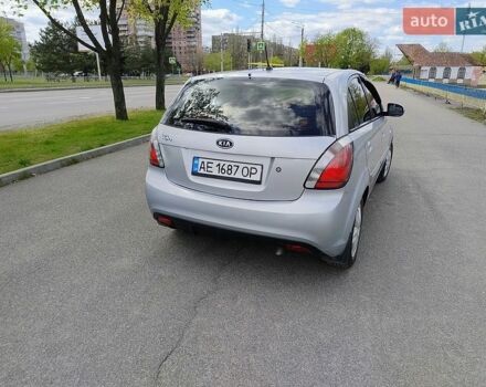 Серый Киа Рио, объемом двигателя 1.4 л и пробегом 201 тыс. км за 6200 $, фото 3 на Automoto.ua