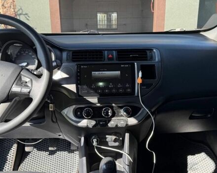 Сірий Кіа Ріо, об'ємом двигуна 1.12 л та пробігом 220 тис. км за 5700 $, фото 4 на Automoto.ua