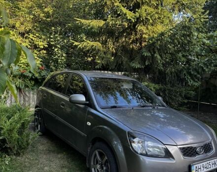 Сірий Кіа Ріо, об'ємом двигуна 1.4 л та пробігом 210 тис. км за 2999 $, фото 1 на Automoto.ua