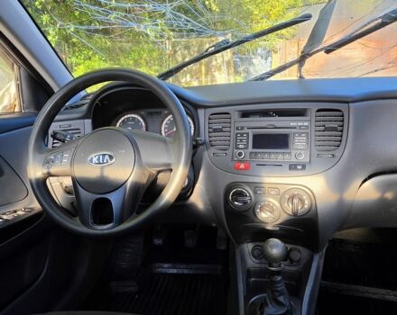 Сірий Кіа Ріо, об'ємом двигуна 1.4 л та пробігом 56 тис. км за 1253 $, фото 16 на Automoto.ua