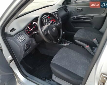 Серый Киа Рио, объемом двигателя 1.4 л и пробегом 178 тыс. км за 6800 $, фото 23 на Automoto.ua