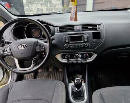 Серый Киа Рио, объемом двигателя 1.12 л и пробегом 260 тыс. км за 5500 $, фото 5 на Automoto.ua