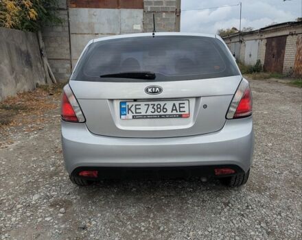 Серый Киа Рио, объемом двигателя 1.6 л и пробегом 182 тыс. км за 6500 $, фото 2 на Automoto.ua