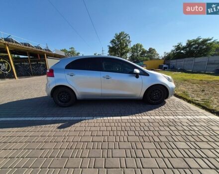 Сірий Кіа Ріо, об'ємом двигуна 1.4 л та пробігом 254 тис. км за 6500 $, фото 7 на Automoto.ua