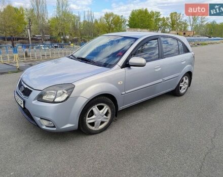 Серый Киа Рио, объемом двигателя 1.4 л и пробегом 201 тыс. км за 6200 $, фото 5 на Automoto.ua