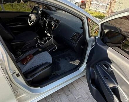 Сірий Кіа Ріо, об'ємом двигуна 1.12 л та пробігом 220 тис. км за 5700 $, фото 6 на Automoto.ua