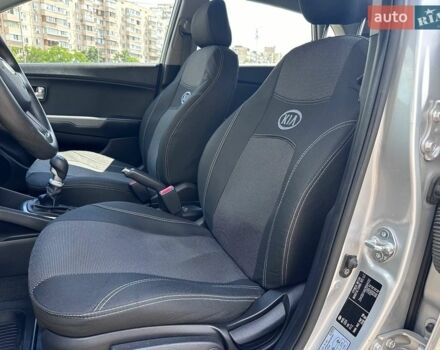 Сірий Кіа Ріо, об'ємом двигуна 1.4 л та пробігом 62 тис. км за 7990 $, фото 8 на Automoto.ua