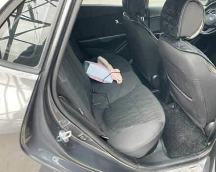 Сірий Кіа Ріо, об'ємом двигуна 1.6 л та пробігом 156 тис. км за 8800 $, фото 4 на Automoto.ua