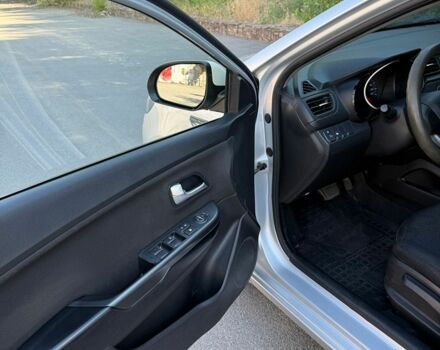 Серый Киа Рио, объемом двигателя 1.6 л и пробегом 125 тыс. км за 7700 $, фото 25 на Automoto.ua