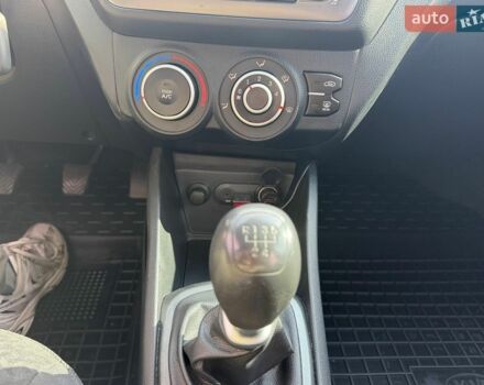 Серый Киа Рио, объемом двигателя 1.4 л и пробегом 186 тыс. км за 6790 $, фото 18 на Automoto.ua